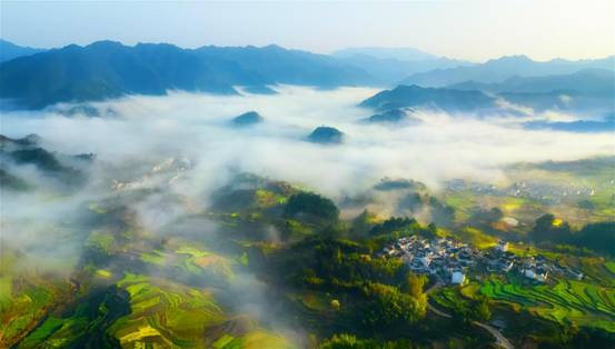 ǧ��֯��������  ��ɽ�����ձ����ճ�������һ�ɻԻͣ��������ӣ����͵��֡������İ���ᡢ���ⰻȻ������һƥ���ͽ��У������Ŵ��ӳ��䣬���߰�ǽ���������£������������ڴ����ʢ�š�_meitu_1